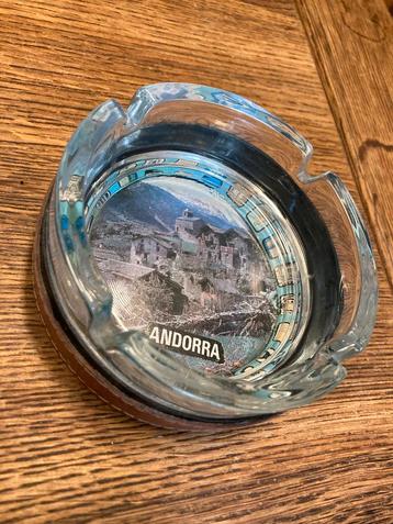 Vintage afbeelding Andorra Glazen Asbak as bak beschikbaar voor biedingen