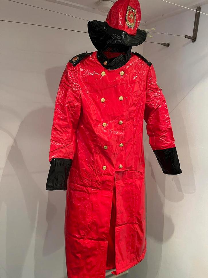 Prachtige brandweerjas enkellang, Kleding | Dames, Carnavalskleding en Feestkleding, Zo goed als nieuw, Carnaval, Maat 36 (S)