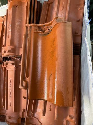 Rode Dakpannen - Zo Goed Als Nieuw beschikbaar voor biedingen