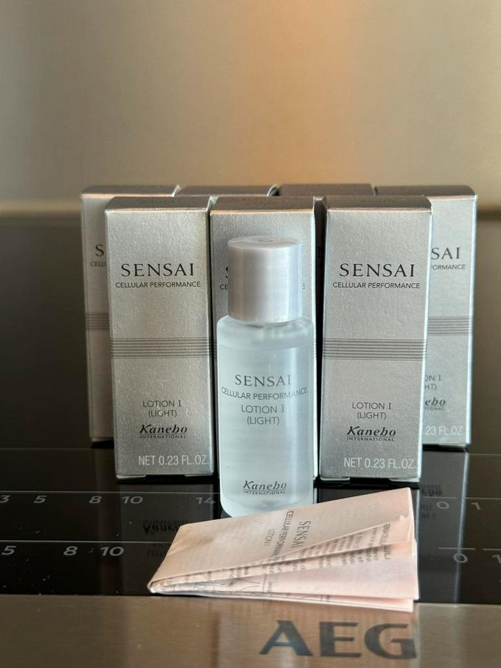 Kanebo sensai lotion I light 7x7ml, Sieraden, Tassen en Uiterlijk, Uiterlijk | Gezichtsverzorging, Nieuw, Verzorging, Gehele gezicht