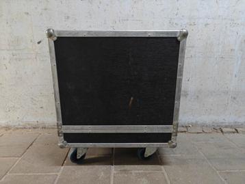 Cabinet flightcase 67x47x64 beschikbaar voor biedingen