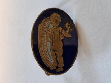 broche speld Fisk banden gemerkt 16 x 18mm beschikbaar voor biedingen