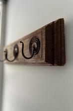 Oud houten kanpstok haken op plank mandala Inda oosters, Wandkapstok, Ophalen of Verzenden, Zo goed als nieuw, Minder dan 100 cm