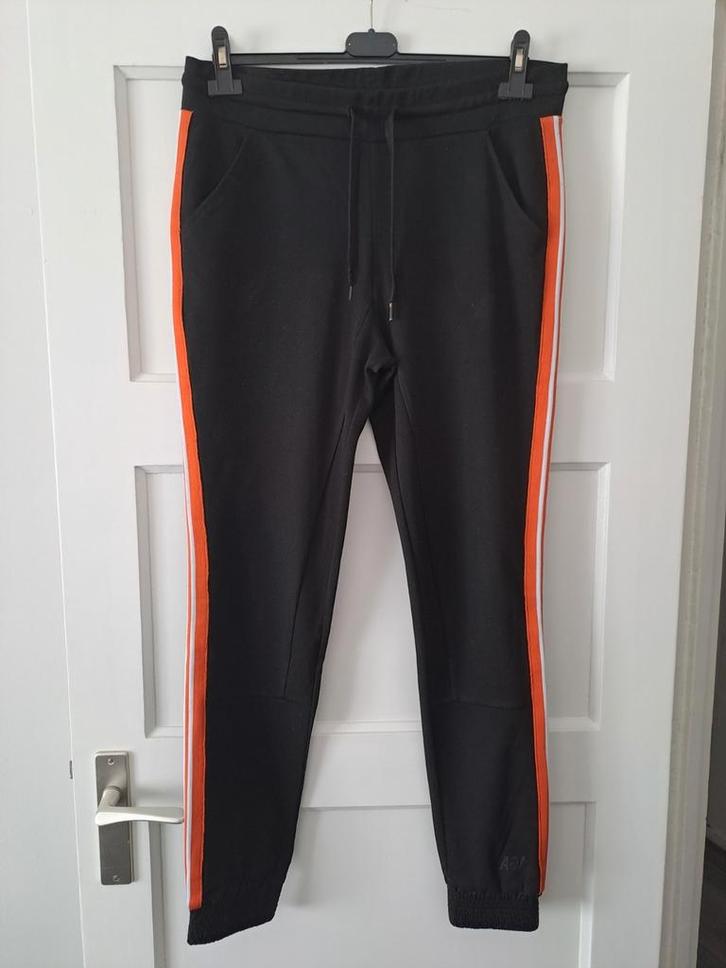 Broek Amy&Ivy maat XL zwart met zijkanten strepen, Kleding | Dames, Broeken en Pantalons, Zo goed als nieuw, Maat 46/48 (XL) of groter