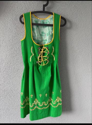 Groene Dirndl Jurk met Borduurwerk beschikbaar voor biedingen