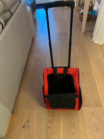Honden draagtas/rugzak met wieltjes. beschikbaar voor biedingen