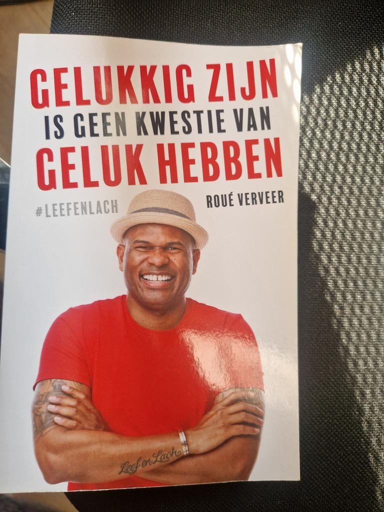 Gesigneerd boek Roué Verveer - Gelukkig zijn, Boeken, Ophalen of Verzenden, Zo goed als nieuw, Roué Verveer, Overige