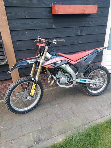 Honda cr125 en suzuki rm250  beschikbaar voor biedingen