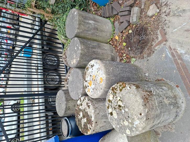 Betonnen poeren/ palen aanrijding beveiliging 8x, Doe-het-zelf en Verbouw, Overige Doe-het-zelf en Verbouw, Ophalen