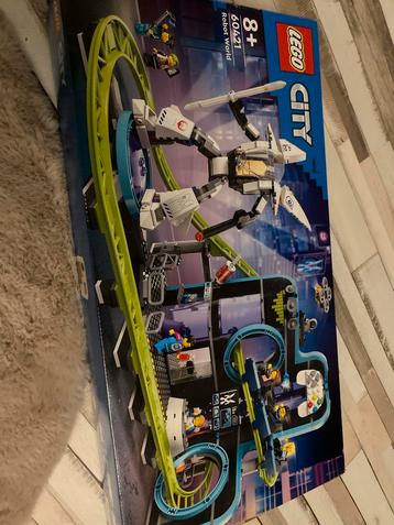 Lego City 60421 Robot World beschikbaar voor biedingen