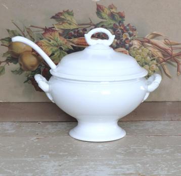 Oude witte Terrine Boch beschikbaar voor biedingen