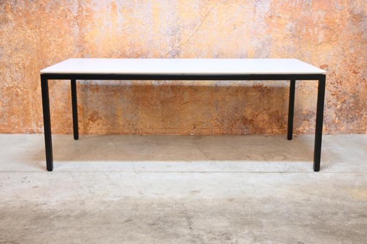 ZGANieuw strakke witte design eettafel, Huis en Inrichting, Tafels | Eettafels, Zo goed als nieuw, 50 tot 100 cm, 200 cm of meer