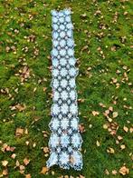 Smal langwerpig fijngehaakt kleedje, Huis en Inrichting, Tafelkleden, Ophalen of Verzenden, Gebruikt, Rechthoek