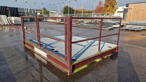 2 x Trap bordes met looproosters ( 159 ), Doe-het-zelf en Verbouw, Ladders en Trappen, Gebruikt, Ophalen