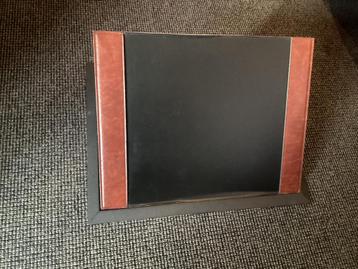 Bureaulegger/laptopstandaard beschikbaar voor biedingen