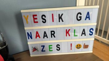 Lichtbak met letters / letterbox beschikbaar voor biedingen