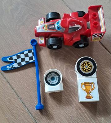 Duplo Raceauto met Accessoires beschikbaar voor biedingen