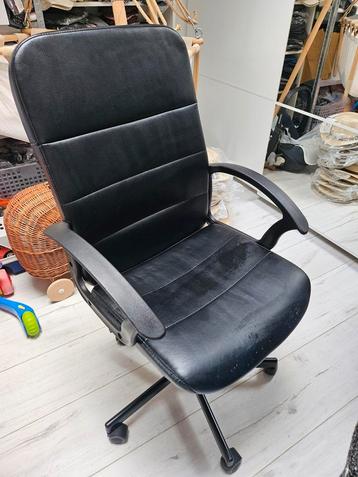 Gratis ophalen IKEA bureau stoel  beschikbaar voor biedingen