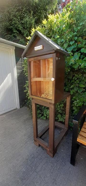 Minibieb, verkoopkastje, Mini Bibliotheek, vitrinekast beschikbaar voor biedingen