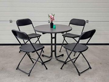 Te Huur: Ronde tafel met 4 klapstoelen beschikbaar voor biedingen