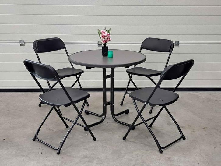 Te Huur: Ronde tafel met 4 klapstoelen, Hobby en Vrije tijd, Feestartikelen | Verhuur, Zo goed als nieuw, Verjaardag, Ophalen