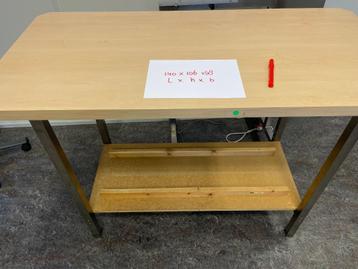 sta tafel / bureau  160x106x68 beschikbaar voor biedingen
