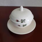 Wedgwood MOSS ROSE  Prachtige puntgave ronde botervloot, Ophalen of Verzenden, Zo goed als nieuw, Aardewerk, Wedgwood