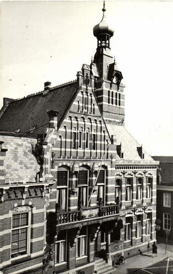 Winschoten, Stadhuis - fiets vrouw - beschreven beschikbaar voor biedingen