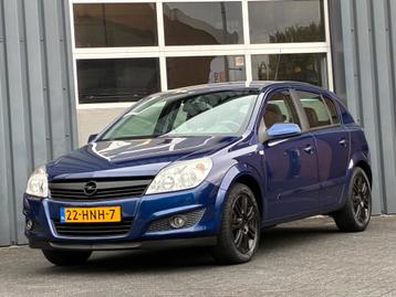 Opel Astra 1.8 Cosmo Automaat Leder Airco Navi Cruise beschikbaar voor biedingen