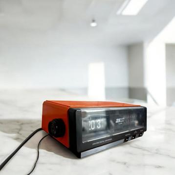 Vintage oranje flipklok / wekkerradio Audio Sonic GL205 beschikbaar voor biedingen