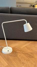 Bureau of tafellamp wit IKEA Tisdag, Huis en Inrichting, Lampen | Tafellampen, Gebruikt, Metaal, 50 tot 75 cm, Ophalen