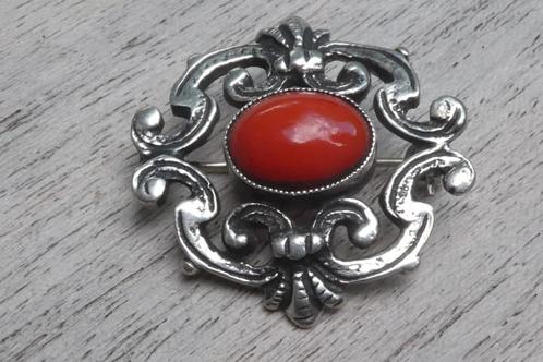 Zilveren Art Déco  broche met bloed koraal, Sieraden, Tassen en Uiterlijk, Antieke sieraden, Broche, Zilver, Verzenden