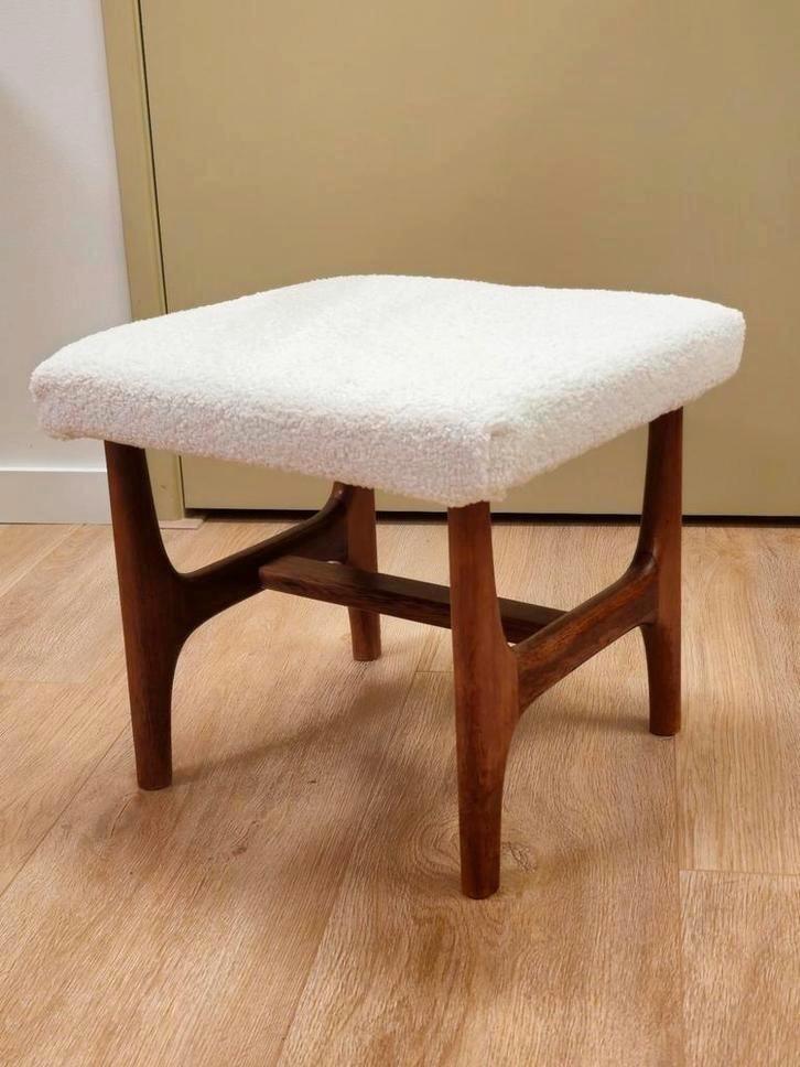 Vintage Deens Teakhouten Voetenbankje Poefje Krukje Teddy, Huis en Inrichting, Banken | Voetenbanken en Poefen, Zo goed als nieuw