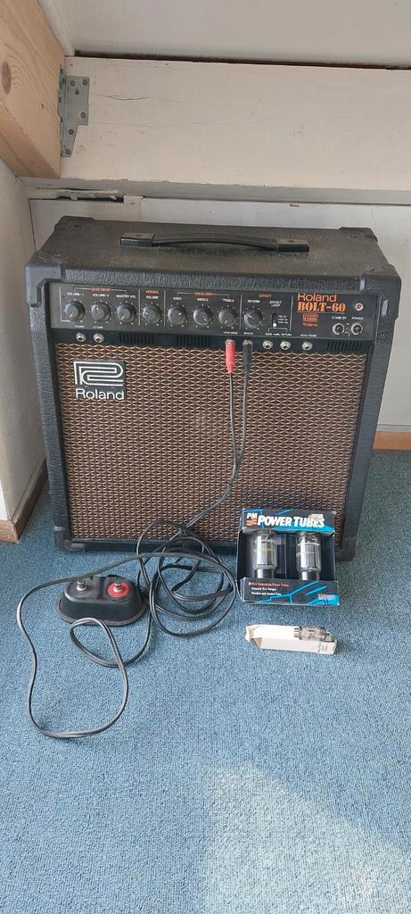 Roland Bold 60 Gitaar versterker, Muziek en Instrumenten, Versterkers | Bas en Gitaar, Gebruikt, Gitaar, 50 tot 100 watt, Ophalen