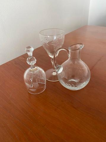 Kristallen Set: Wijnglas, Melkkannetje & Bel beschikbaar voor biedingen