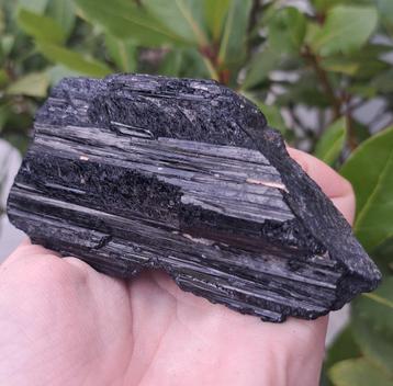 Zwarte Toermalijn edelsteen natuursteen mineralen edelstenen beschikbaar voor biedingen
