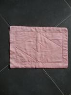 Antiek doorgestikt poppendekentje, 39x27 cm, Verzamelen, Poppen, Ophalen of Verzenden, Gebruikt, Accessoires