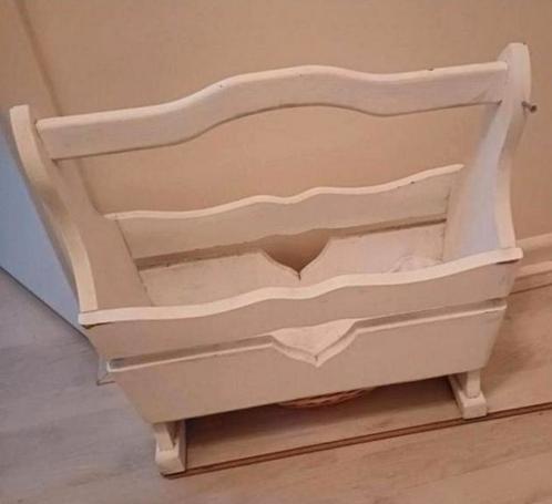 lectuurbak krantenbak witte wit vintage retro brocante 54.5, Huis en Inrichting, Woonaccessoires | Krantenbakken en Lectuurbakken