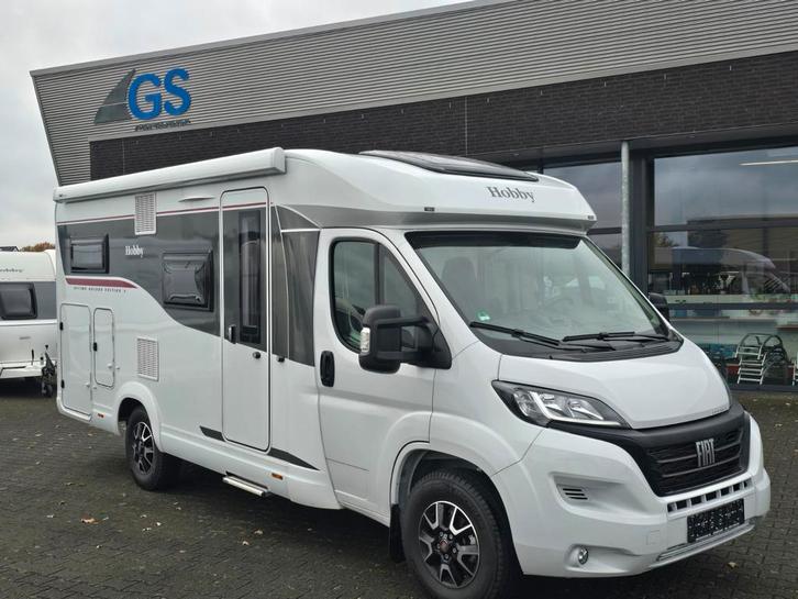 BIJNA NIEUW HOBBY OPTIMA ON TOUR V65 GE ENKELE BEDDEN, Caravans en Kamperen, Campers, Bedrijf, tot en met 3, Half-integraal, Hobby