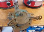 Messing Patrijspoort met klep 23 cm