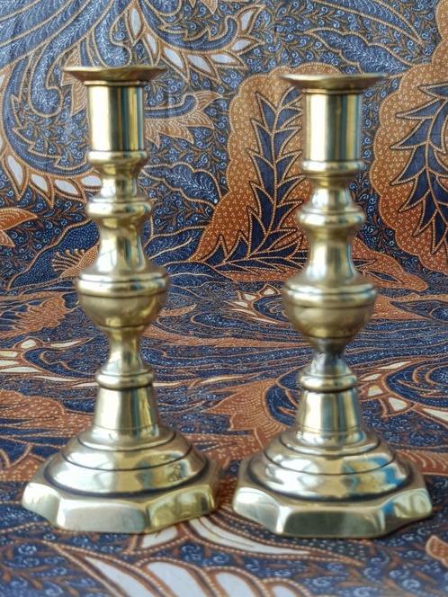 Mooi stel antieke koperen kandelaars uit Engeland 11,8 cm., Antiek en Kunst, Antiek | Kandelaars, Koper of Brons, Ophalen of Verzenden