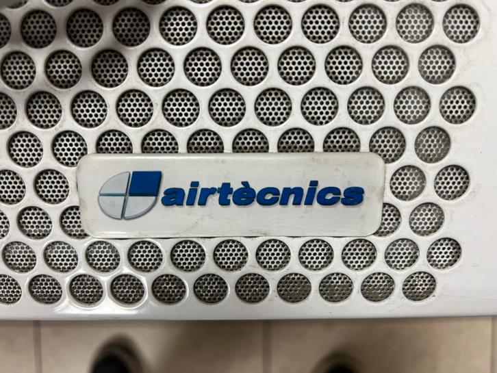 Luchtgordijn -Compact model. Airtecnics. 100 x 50 x 26., Doe-het-zelf en Verbouw, Verwarming en Radiatoren, Gebruikt, Radiator