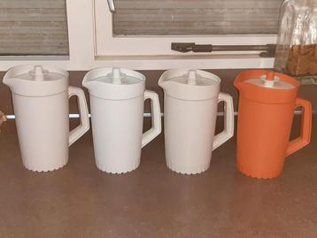 Tupperware vintage sap / schenk kan 1 ltr creme + oranje beschikbaar voor biedingen
