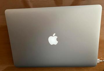 Apple MacBook Pro 15 Inch 16 GB RAM Model A1398 beschikbaar voor biedingen