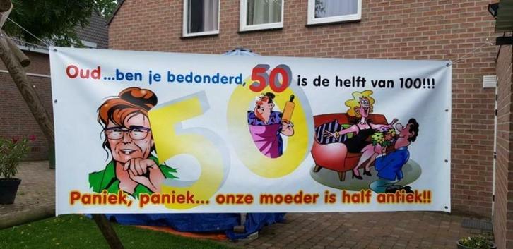 SARAH spandoek gevelbanner huren huur pop verjaardag 50 jr, Hobby en Vrije tijd, Feestartikelen | Verhuur, Zo goed als nieuw, Abraham of Sarah