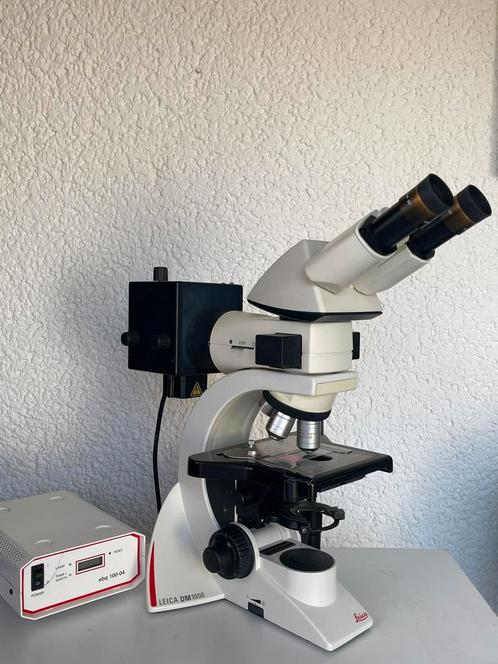 Leica DM1000 Fluorescentie microscoop, Audio, Tv en Foto, Optische apparatuur | Microscopen, Zo goed als nieuw, Biologische microscoop