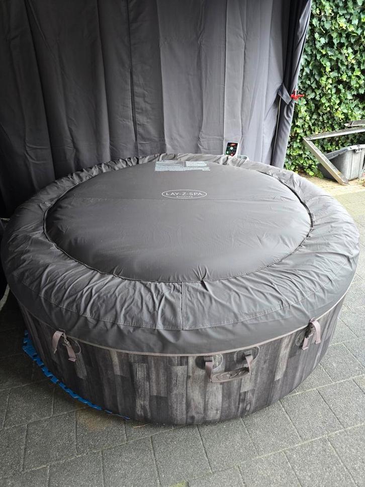 Jacuzzi Lay-z-spa bahamas, Tuin en Terras, Bubbelbaden en Hottubs, Zo goed als nieuw, Pomp, Ophalen