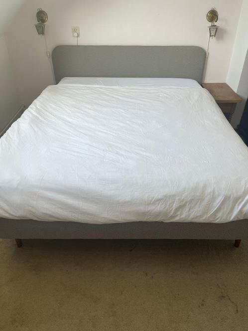 NOUS Living Bed Charlotte Grijs 160, Huis en Inrichting, Slaapkamer | Bedden, Zo goed als nieuw, Tweepersoons, 160 cm, 200 cm