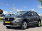 Volkswagen T-Roc 1.5 TSI Style Business acc trekhaak Virtual, Auto's, Volkswagen, Euro 6, 4 cilinders, 150 pk, Origineel Nederlands