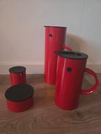 Stelton picnic set rood (plastic), Huis en Inrichting, Keuken | Tupperware, Ophalen of Verzenden, Gebruikt, Rood, Beker of Kan